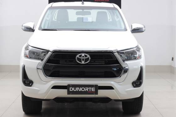 TOYOTA HILUX 2.8 D-4D TURBO DIESEL CD SRV 4X4 AUTOMÁTICO